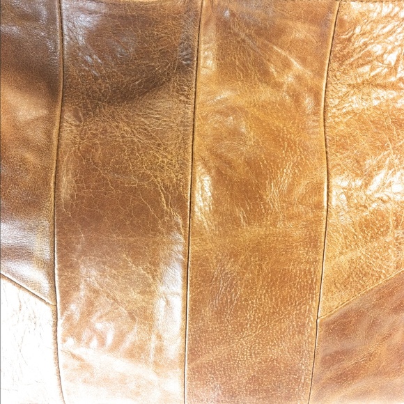 Oversize Leather Messenger Bag - Picture 7 of 7